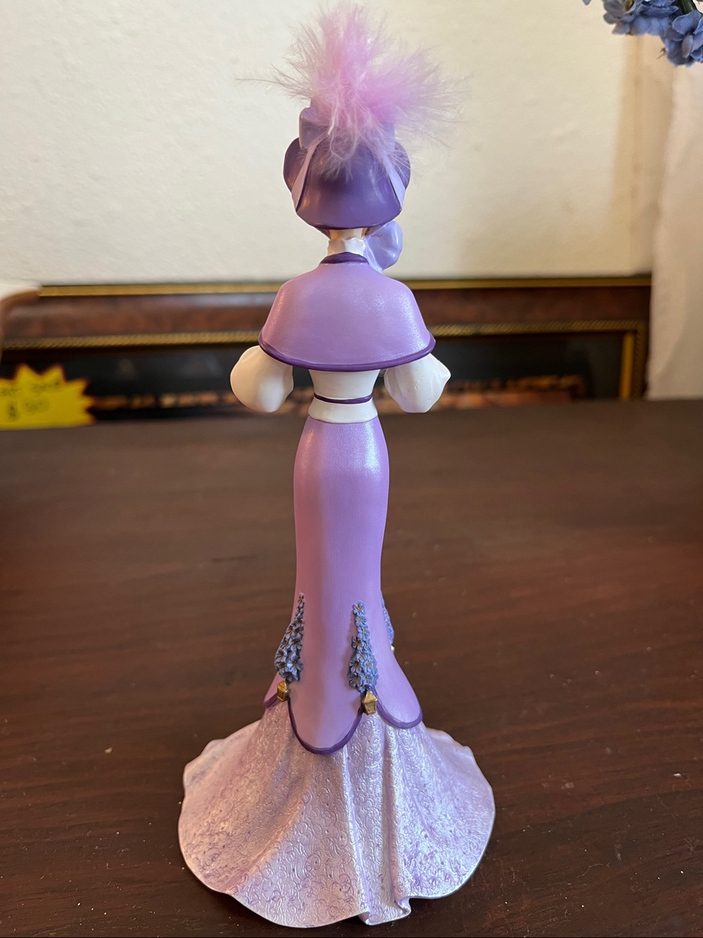 Serenade of Strength from the Thomas Kinkade Commitment to Caring Collection - Picture 3 of 6